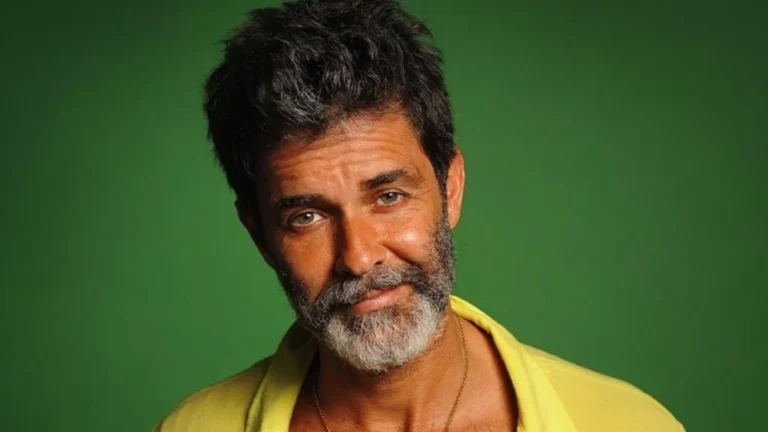 Mariano Martínez, a los besos en un boliche