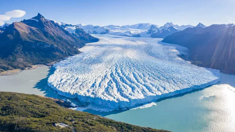Cuánto costará este año hacer la famosa caminata sobre el Glaciar Perito Moreno