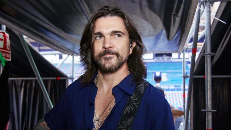 Juanes hizo un show gratuito en el subte de Buenos Aires