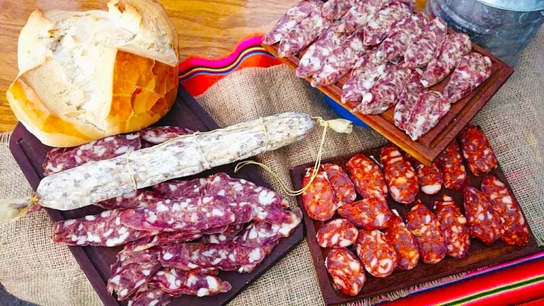 Dónde queda el pueblito argentino que ofrece la mejor degustación de salame quintero a cielo abierto