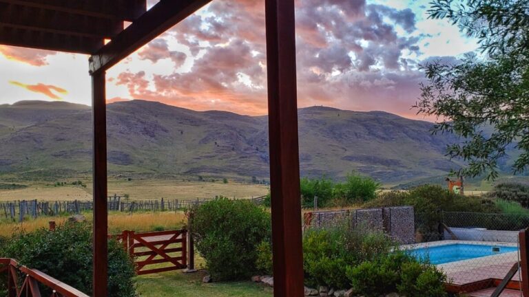 Dónde queda “el jardín de las sierras” que enamora con sus paisajes exóticos, ideal para ir todo el año