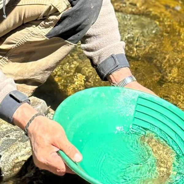 Revive una antigua propuesta turística pese al dólar barato de Javier Milei: buscar oro en un río de San Luis