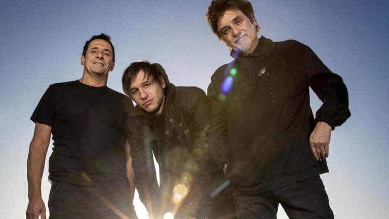 Divididos lanza nuevo álbum tras 15 años y lo celebra con un evento especial
