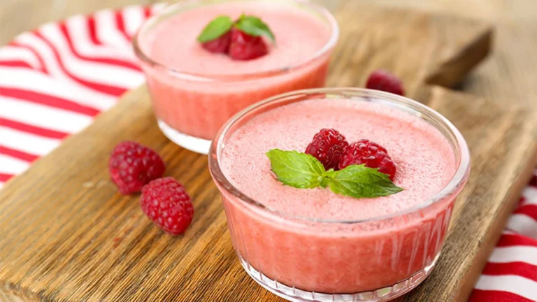Mousse de frutos rojos: un postre ligero y delicioso para cualquier ocasión